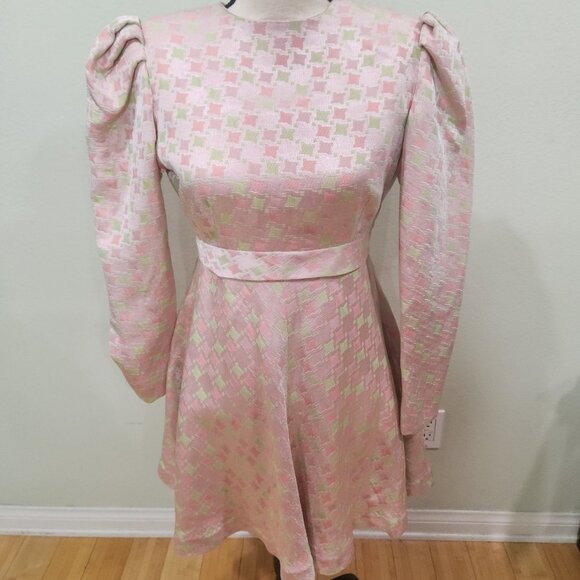 Vintage Pink Ruffle Dress With A Bow - Picture 3 of 8